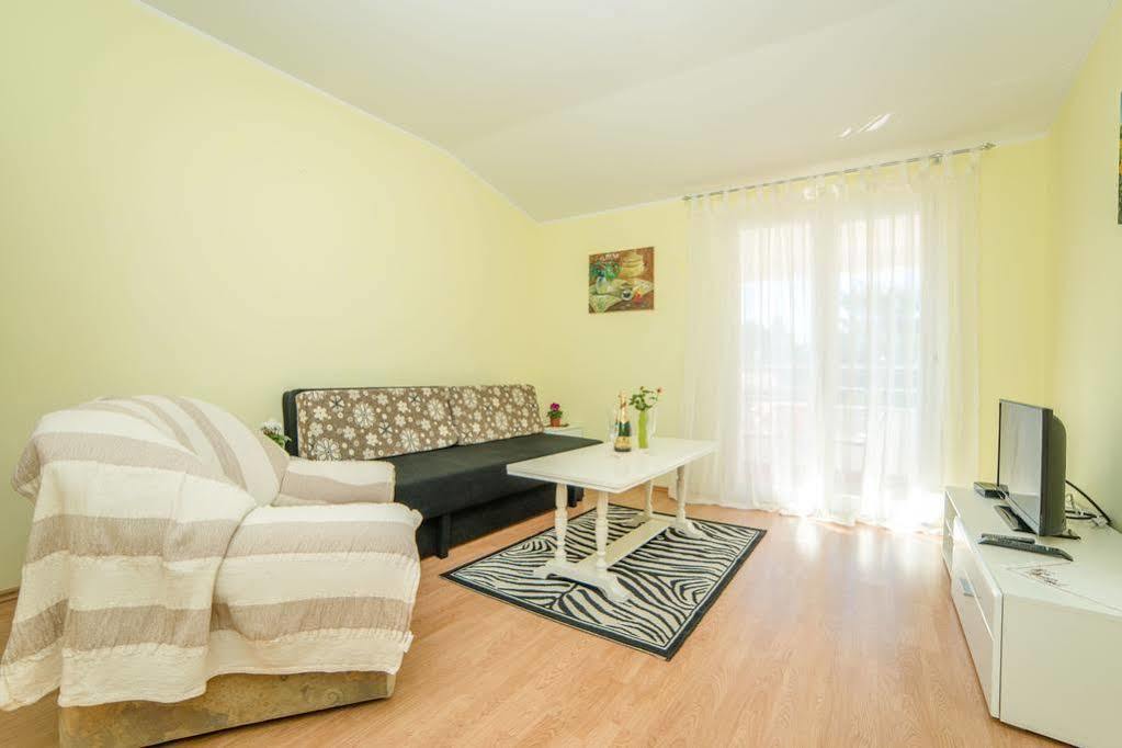Apartments Betty Borik Ровінь Екстер'єр фото