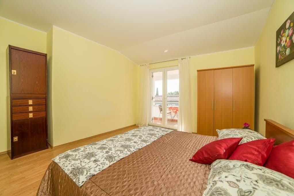 Apartments Betty Borik Ровінь Екстер'єр фото