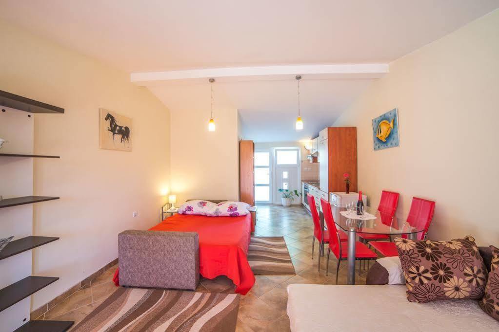 Apartments Betty Borik Ровінь Екстер'єр фото